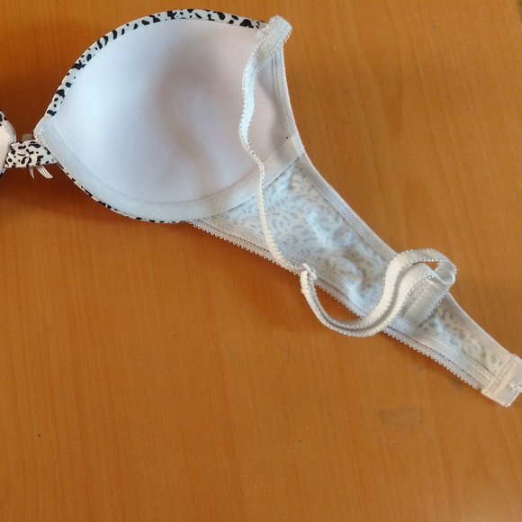 Boobs & Bloomers Bra - Picture 6 of 9